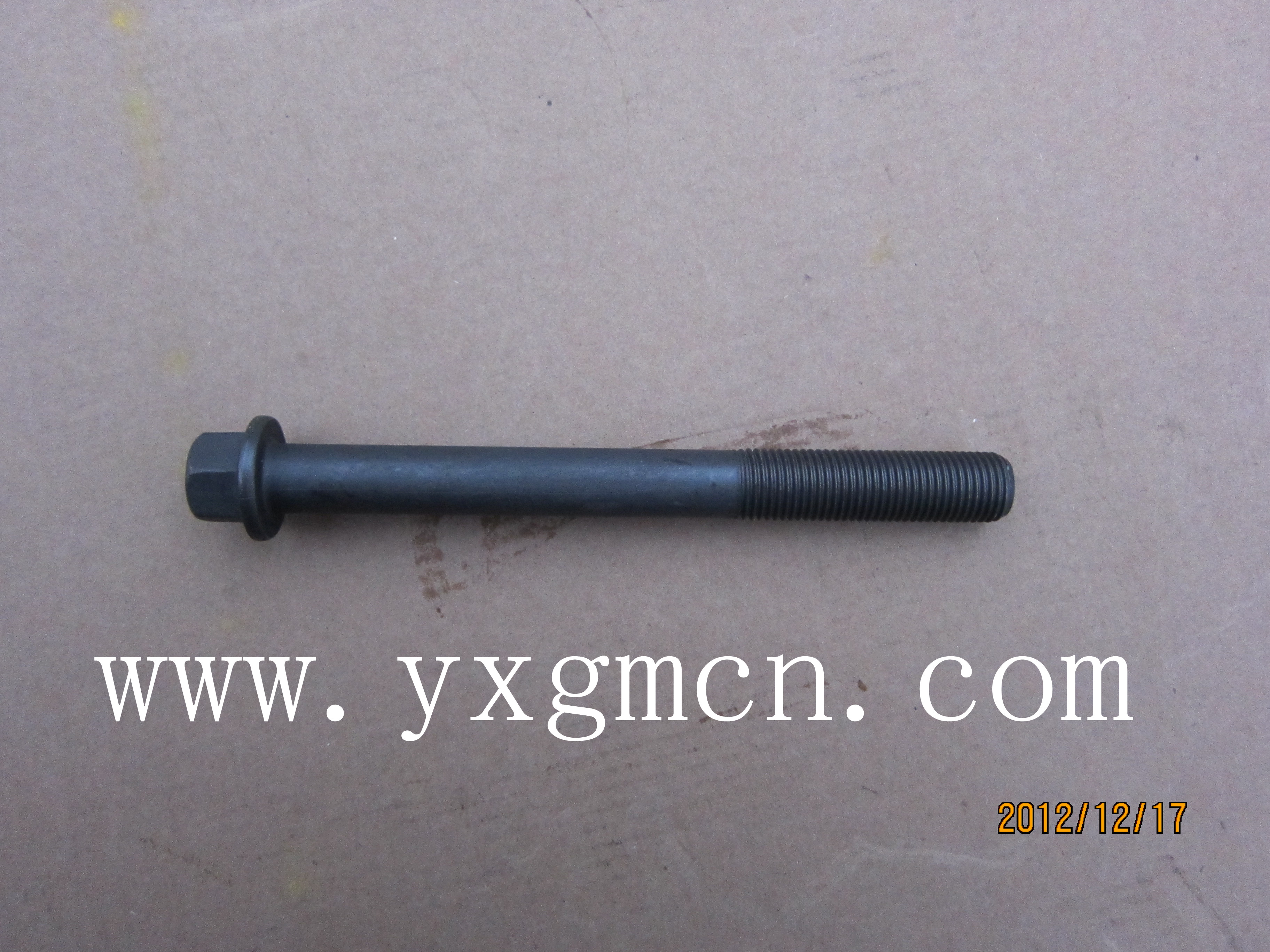 Cylinder head bolt 5257728