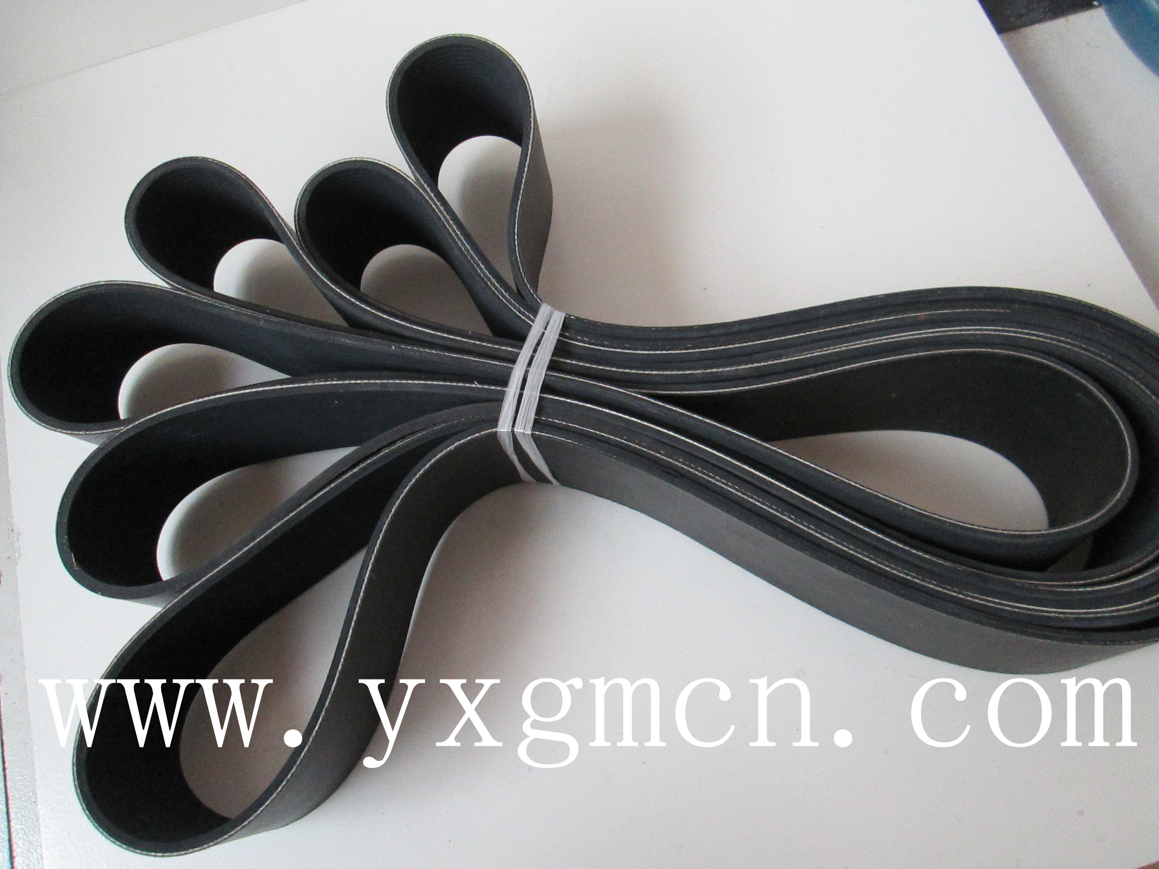  Fādòngjī zhuānyòng fēngshàn pídài 3003343 16/5000 Engine Dedicated Fan Belt 3003343